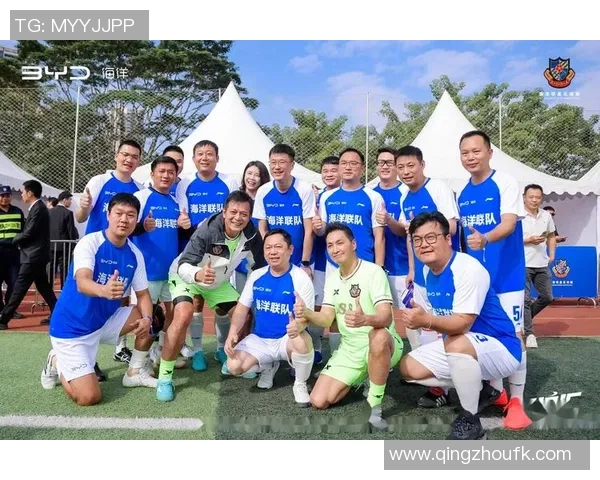 与足球明星共舞绿茵场的奇妙旅程与心灵碰撞