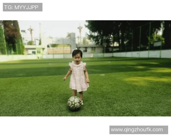 探索绕杠足球的魅力与技巧提升之路,开启全新运动体验与团队合作的乐趣 探索绕杠足球的魅力与技巧提升之路,开启全新运动体验与团队合作的乐趣