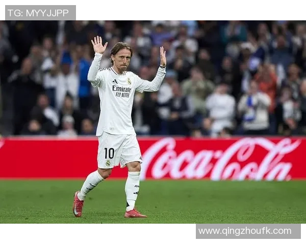 皇马足球服图片欣赏及购买指南让你成为球场上的焦点