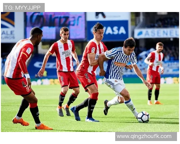 足球拼对手竞技场上展现勇气与智慧的较量与激情